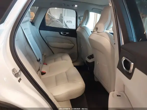 YV4102DL6M1856341 2021 VOLVO XC60 - Image 8