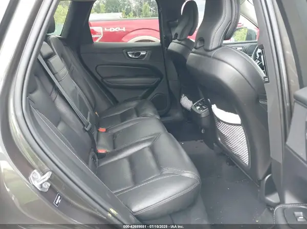 YV4102DL9L1507883 2020 VOLVO XC60 - Image 8