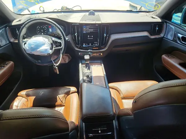 YV4102DLXM1769977 2021 VOLVO XC60 - Image 8