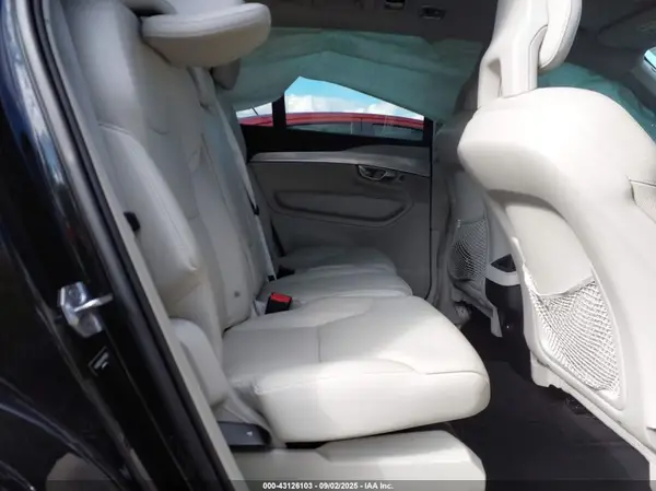 YV4102KK0H1106062 2017 VOLVO XC90 - Image 8