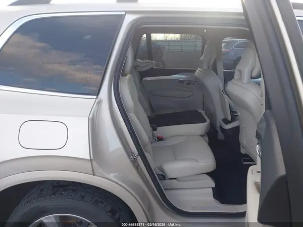 YV4102KK3G1059379 2016 VOLVO XC90 - Image 8