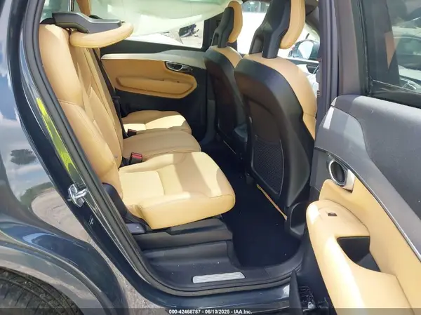 YV4102KK3H1156521 2017 VOLVO XC90 - Image 8