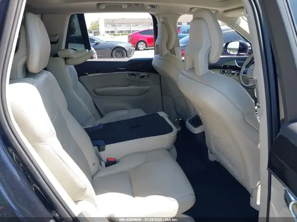 YV4102KK4H1110468 2017 VOLVO XC90 - Image 8