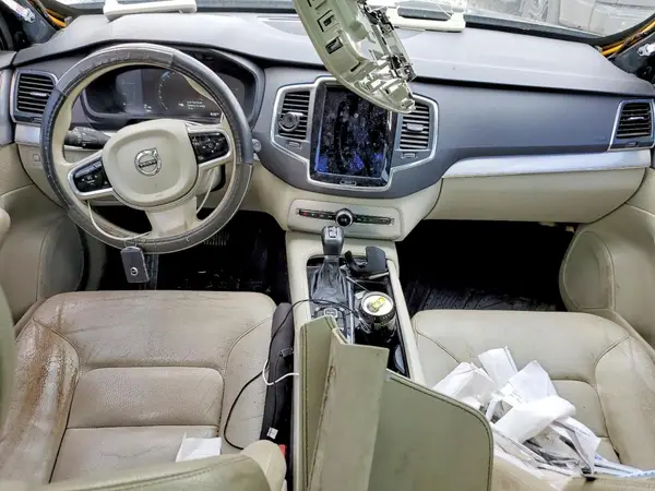 YV4102KK7H1120069 2017 VOLVO XC90 - Image 8