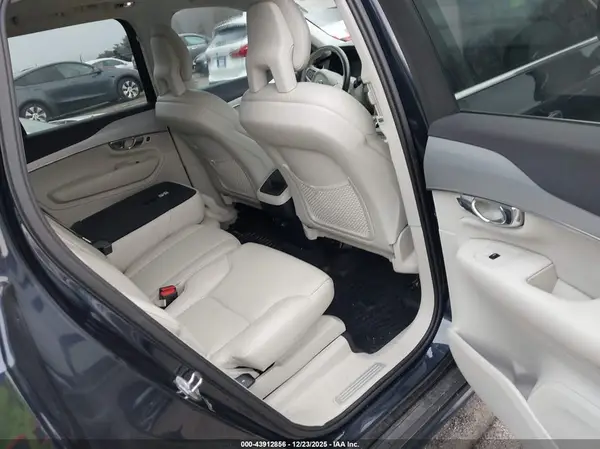 YV4102KK8H1115432 2017 VOLVO XC90 - Image 8