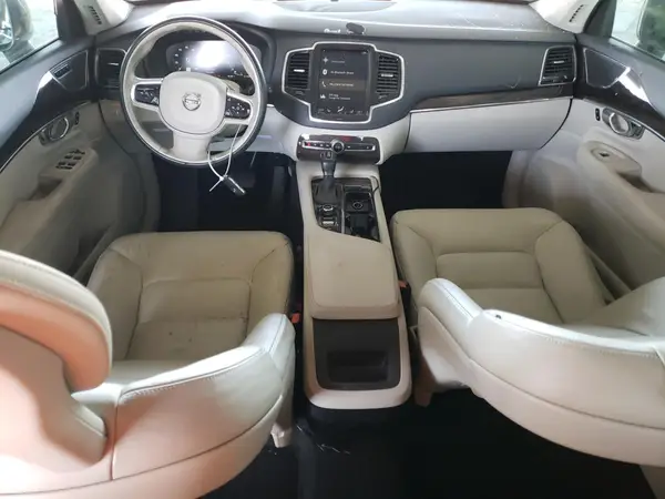 YV4102KK9H1111180 2017 VOLVO XC90 - Image 8