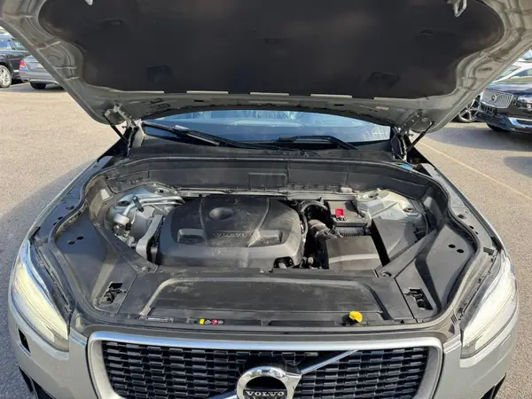 YV4102KM1J1219008 2018 VOLVO XC90 - Image 8