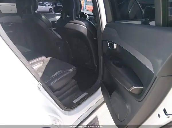 YV4102KM6H1147796 2017 VOLVO XC90 - Image 8