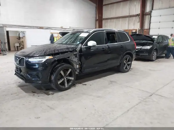 YV4102KM6H1156529 2017 VOLVO XC90 - Image 2