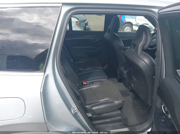 YV4102KM6J1216122 2018 VOLVO XC90 - Image 8