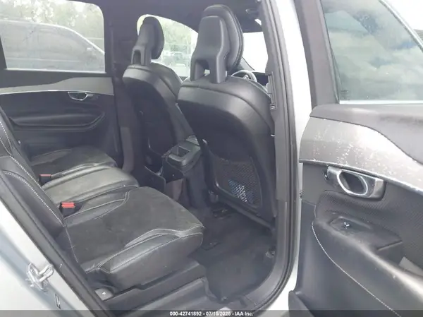 YV4102KM7H1140470 2017 VOLVO XC90 - Image 8