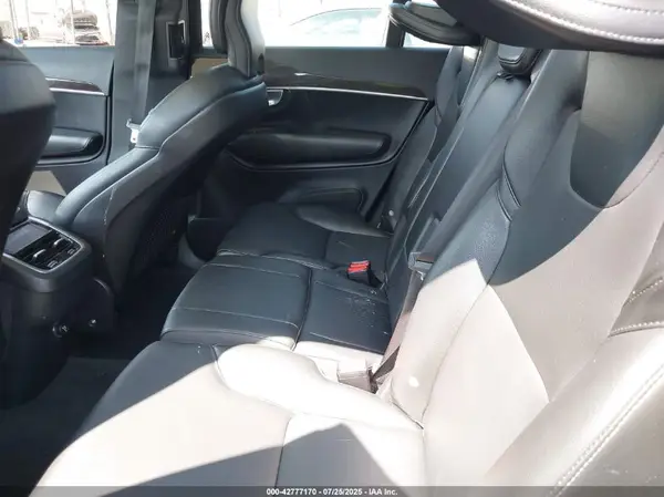 YV4102PK0K1489081 2019 VOLVO XC90 - Image 8