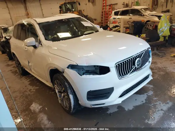 YV4102PK0N1801551 2022 VOLVO XC90 - Image 1