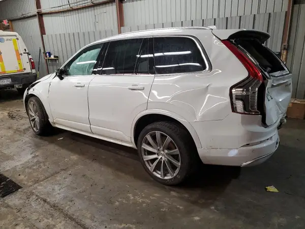 YV4102PK0N1857697 2022 VOLVO XC90 - Image 2