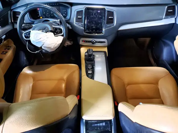 YV4102PK1J1339396 2018 VOLVO XC90 - Image 8