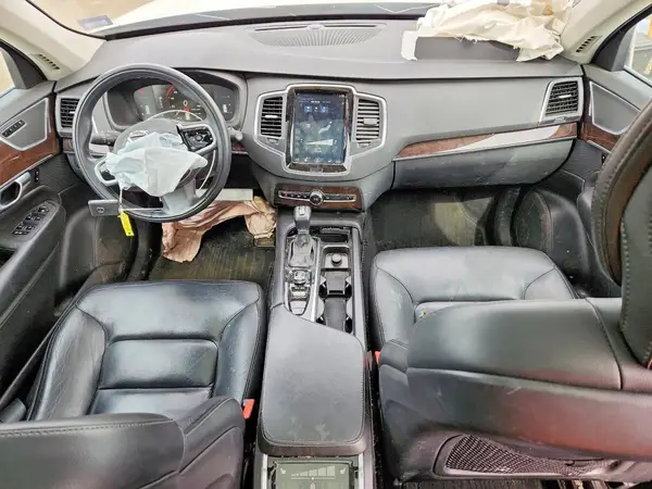 YV4102PK2K1475988 2019 VOLVO XC90 - Image 8