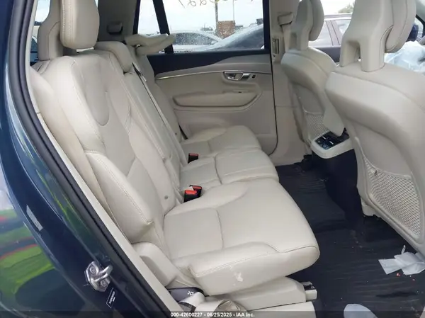 YV4102PK2N1783201 2022 VOLVO XC90 - Image 8