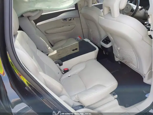 YV4102PK3J1368088 2018 VOLVO XC90 - Image 8
