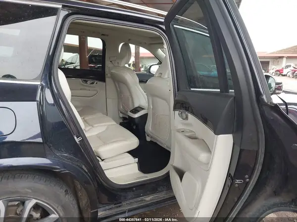 YV4102PK3K1503202 2019 VOLVO XC90 - Image 8