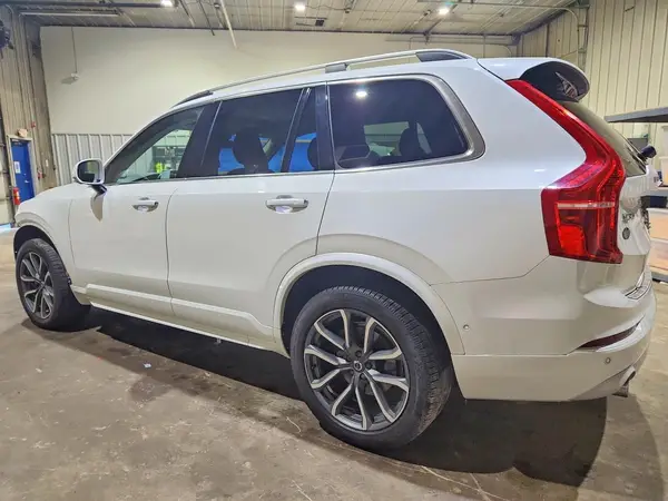 YV4102PK4J1345449 2018 VOLVO XC90 - Image 2