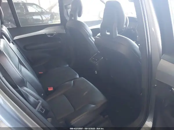 YV4102PK4J1357195 2018 VOLVO XC90 - Image 8