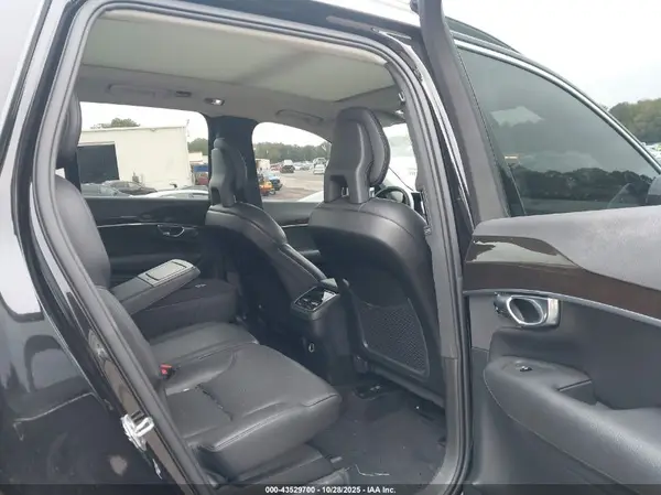 YV4102PK4J1360467 2018 VOLVO XC90 - Image 8