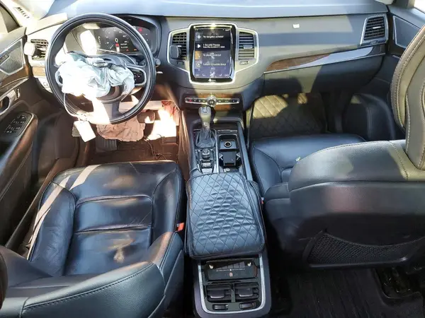 YV4102PK4K1494025 2019 VOLVO XC90 - Image 8