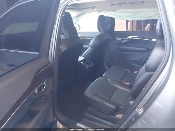 YV4102PK4K1506478 2019 VOLVO XC90 - Image 8