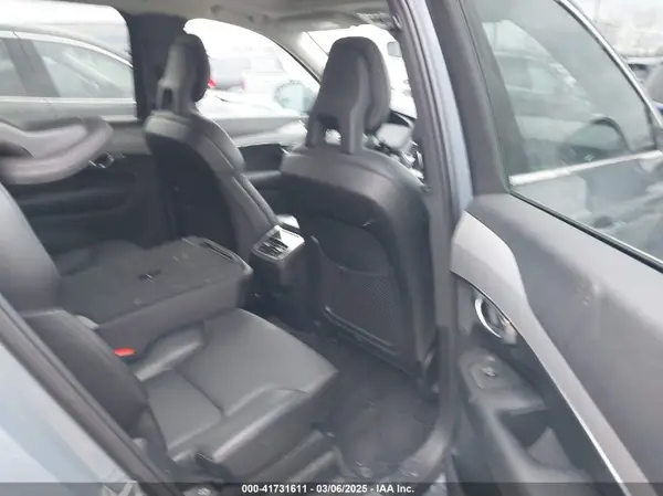 YV4102PK4M1763398 2021 VOLVO XC90 - Image 8