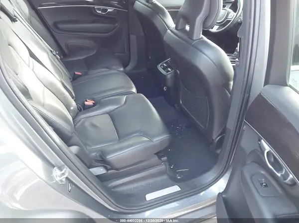 YV4102PK5J1350255 2018 VOLVO XC90 - Image 8