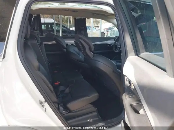 YV4102PK5M1728451 2021 VOLVO XC90 - Image 8
