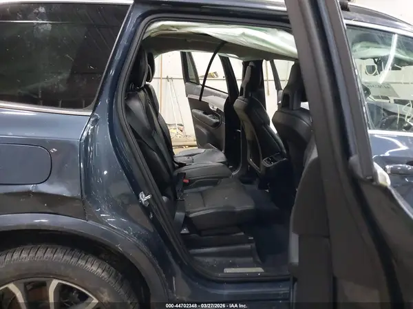 YV4102PK6J1375052 2018 VOLVO XC90 - Image 8