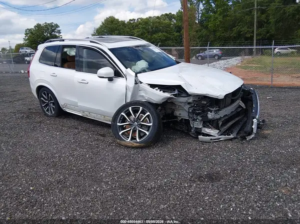 YV4102PK7J1339774 2018 VOLVO XC90 - Image 1