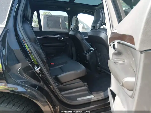 YV4102PK7K1422039 2019 VOLVO XC90 - Image 8