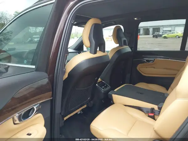 YV4102PK9J1386868 2018 VOLVO XC90 - Image 8