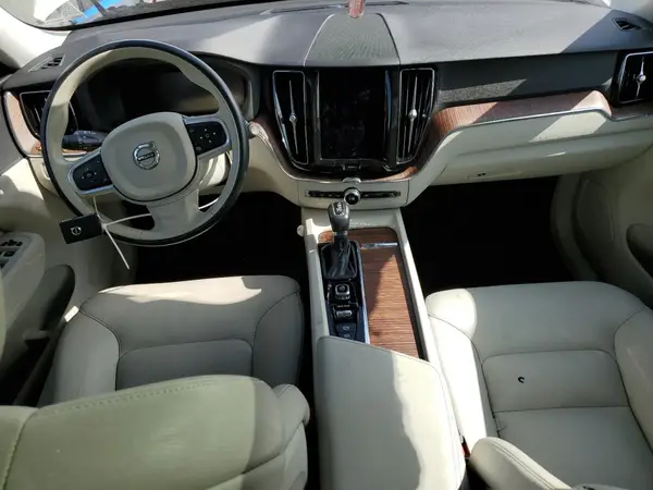 YV4102RK0M1734008 2021 VOLVO XC60 - Image 8