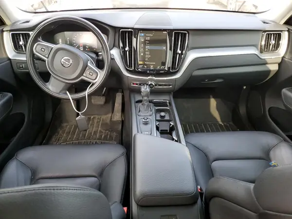 YV4102RK1J1027124 2018 VOLVO XC60 - Image 8