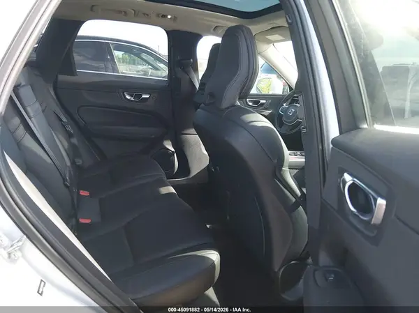 YV4102RK1M1696269 2021 VOLVO XC60 - Image 8