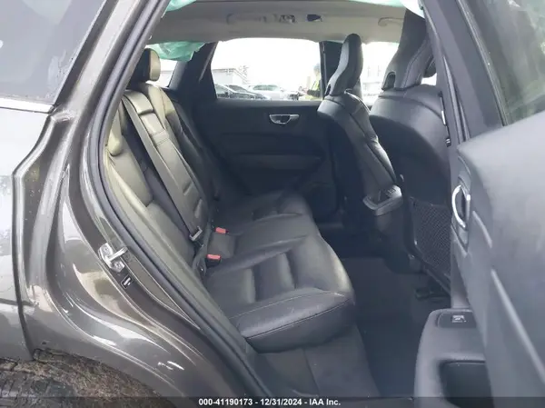 YV4102RK1M1749343 2021 VOLVO XC60 - Image 8