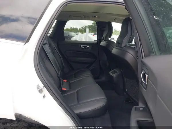 YV4102RK1M1862337 2021 VOLVO XC60 - Image 8