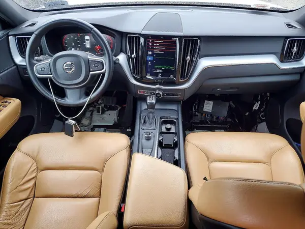 YV4102RK2J1048435 2018 VOLVO XC60 - Image 8