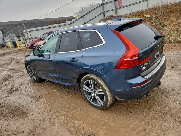 YV4102RK2J1064702 2018 VOLVO XC60 - Image 2