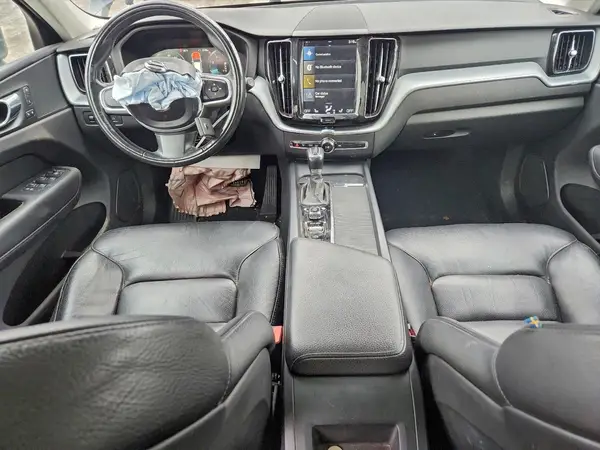 YV4102RK2J1064702 2018 VOLVO XC60 - Image 8