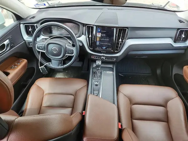 YV4102RK2J1080916 2018 VOLVO XC60 - Image 8
