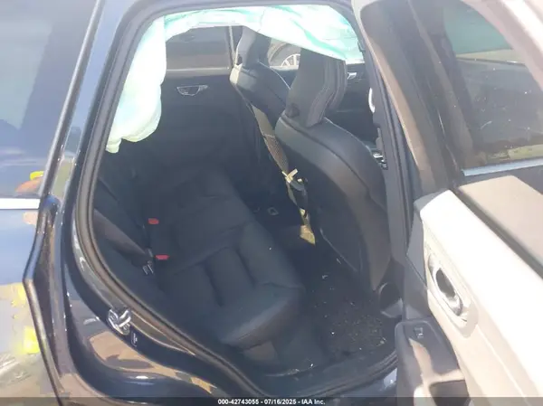 YV4102RK2M1690044 2021 VOLVO XC60 - Image 8