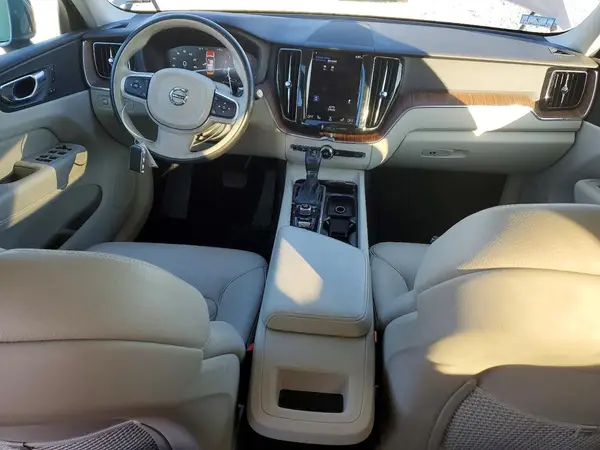 YV4102RK2M1696992 2021 VOLVO XC60 - Image 8