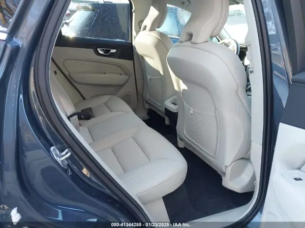YV4102RK2M1825023 2021 VOLVO XC60 - Image 8