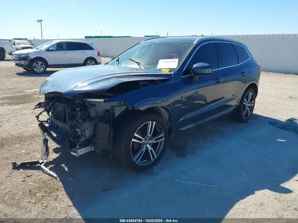 YV4102RK3J1003049 2018 VOLVO XC60 - Image 2