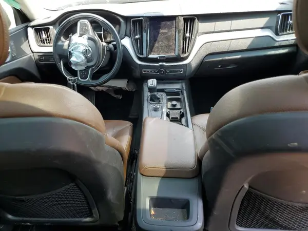 YV4102RK3J1018764 2018 VOLVO XC60 - Image 8