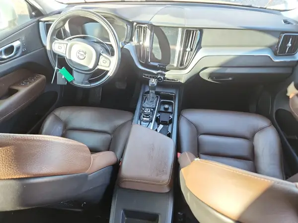 YV4102RK3J1038335 2018 VOLVO XC60 - Image 8